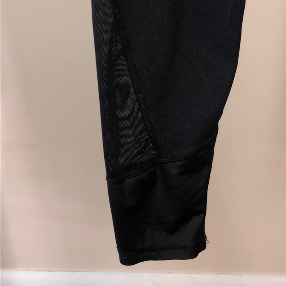 Reebox Black Mesh Athletic Leggings w/ Pockets - Picture 2 of 5
